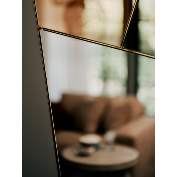 Iris Mirror