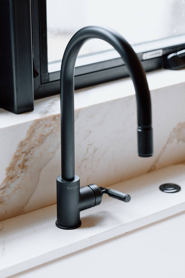 KITCHEN FAUCET / PULL-OUT WITH DUAL SPRAY / CROSS