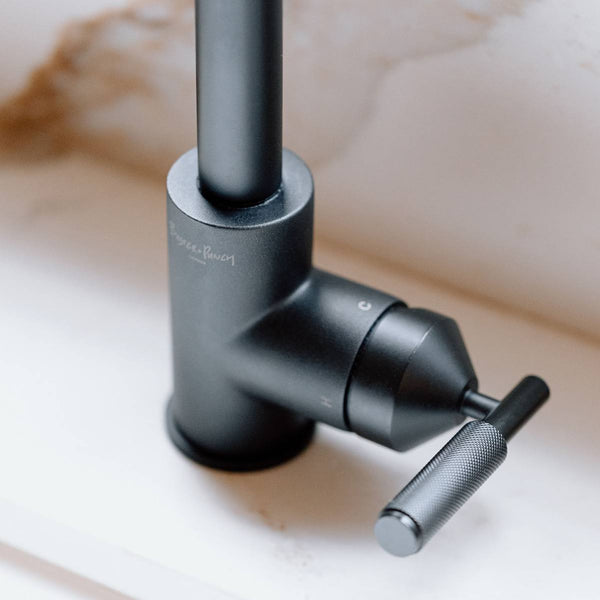 KITCHEN FAUCET / PULL-OUT MIXER / CROSS