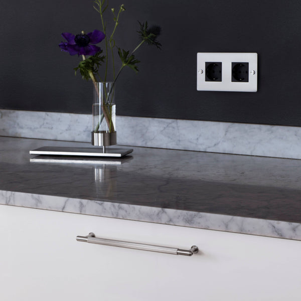 PULL BAR / LINEAR / MEDIUM