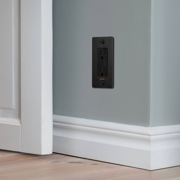 1G DUPLEX OUTLET / WITH LOGO