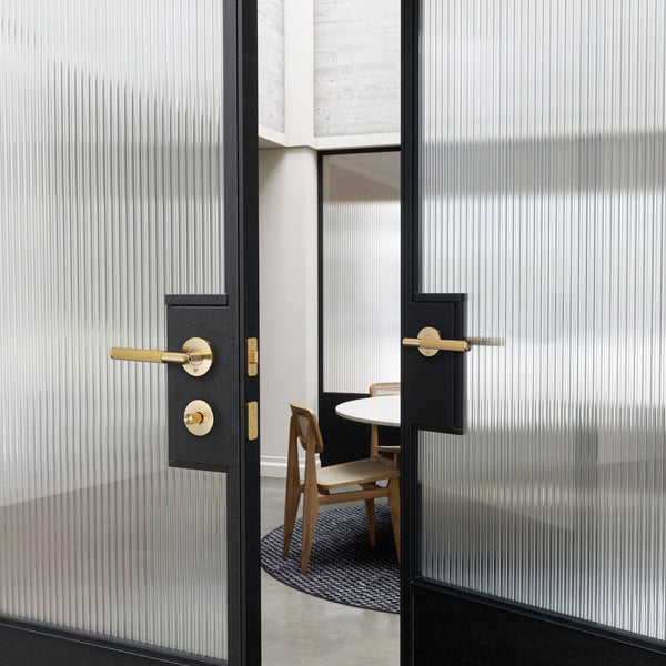 DOOR HANDLE / PASSAGE / LINEAR