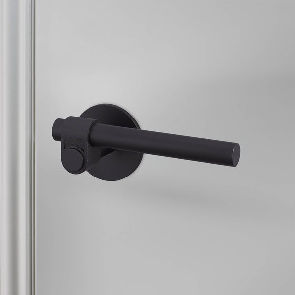 DOOR HANDLE SET / PASSAGE / CAST / LATCH INCLUDED