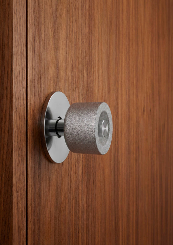 DOOR KNOB SET / CAST