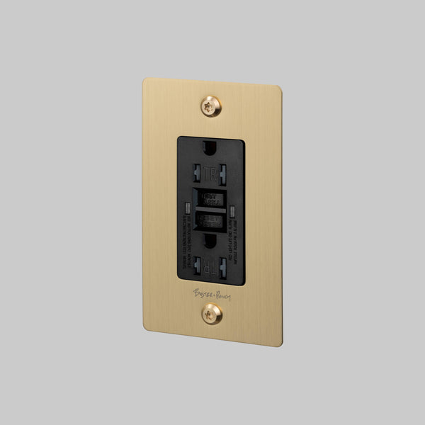 1G DUPLEX OUTLET / GFCI / LINEAR / WITH LOGO