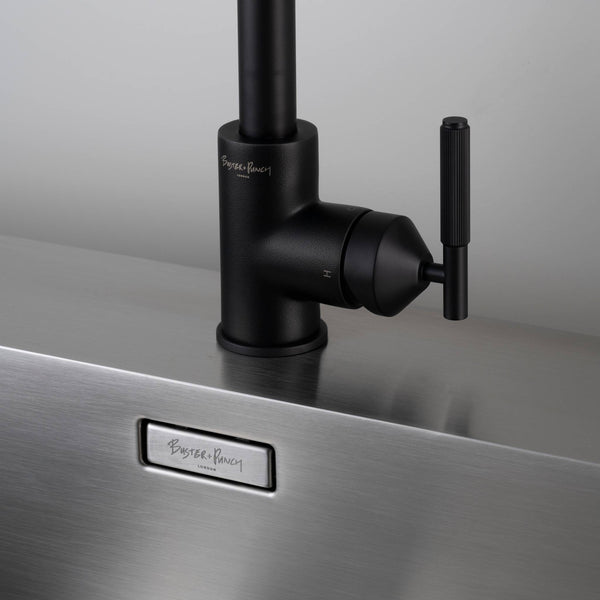 KITCHEN FAUCET / PULL-OUT WITH DUAL SPRAY / LINEAR