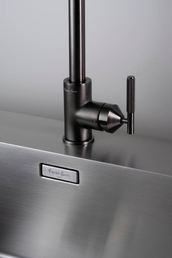 KITCHEN FAUCET / PULL-OUT WITH DUAL SPRAY / LINEAR