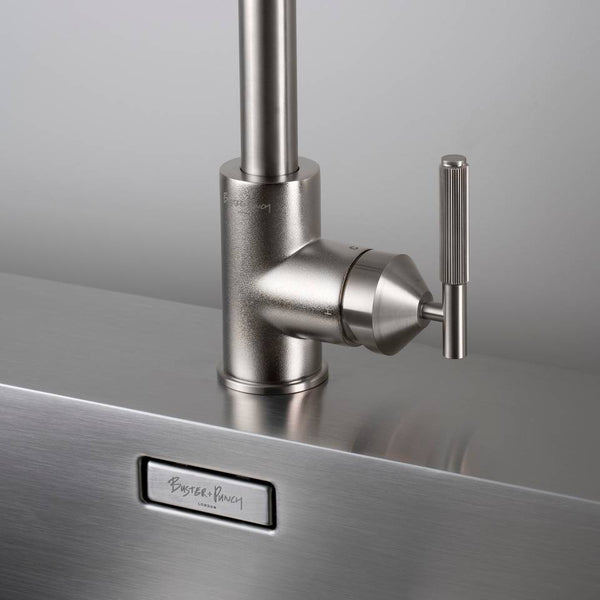 KITCHEN FAUCET / PULL-OUT WITH DUAL SPRAY / LINEAR