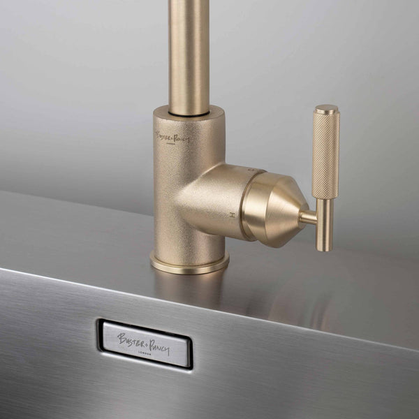 KITCHEN FAUCET / PULL-OUT WITH DUAL SPRAY / CROSS