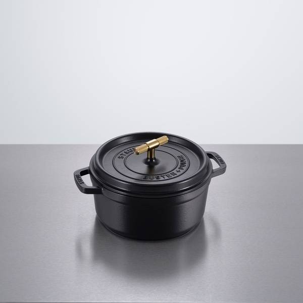 COCOTTE / 9.45 INCHES / CROSS / STAUB / BLACK