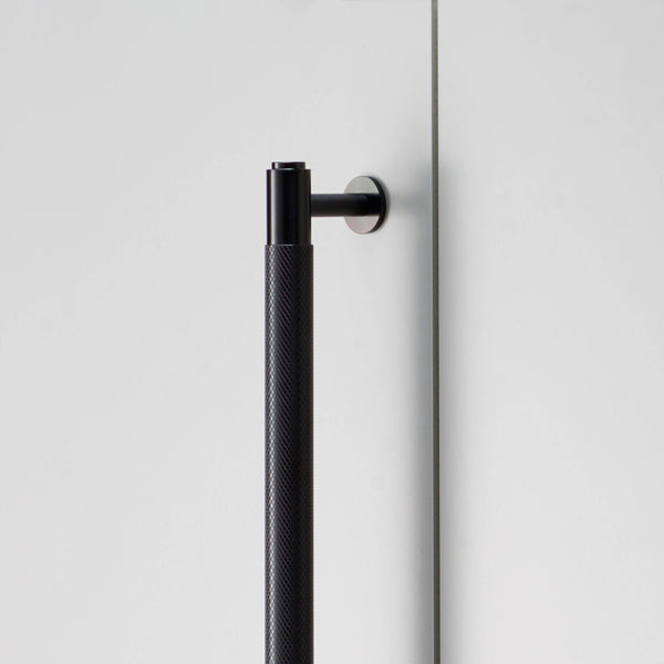 CLOSET BAR / CROSS