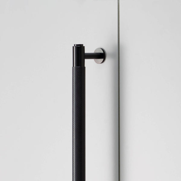 CLOSET BAR / CROSS