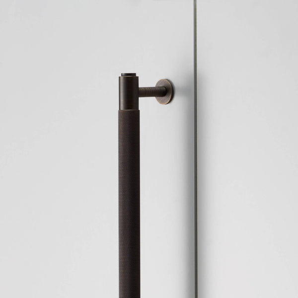 CLOSET BAR / CROSS