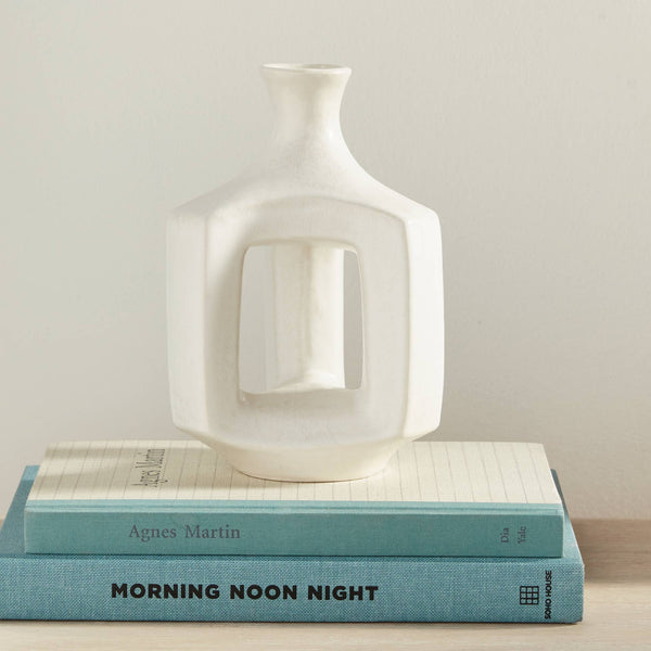 Sonya Vase Short, White