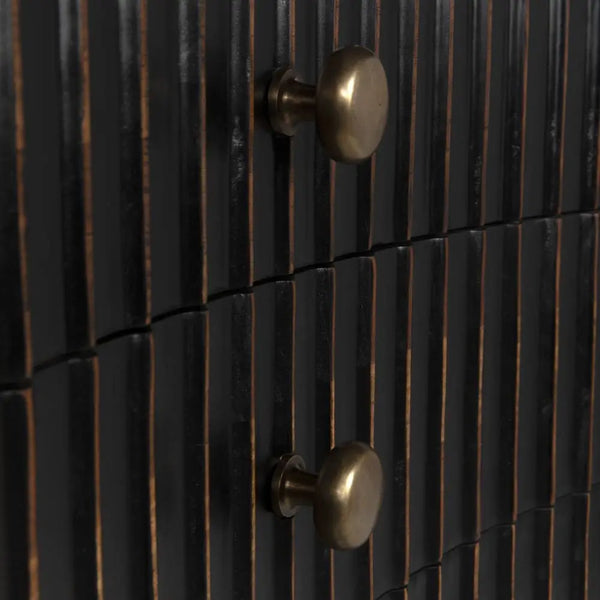 Iris Dresser