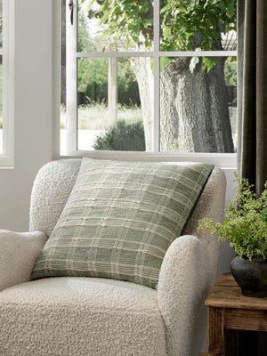 Amber Lewis x Loloi PAL0004 Green 22" x 22" Cover w/Poly Pillow