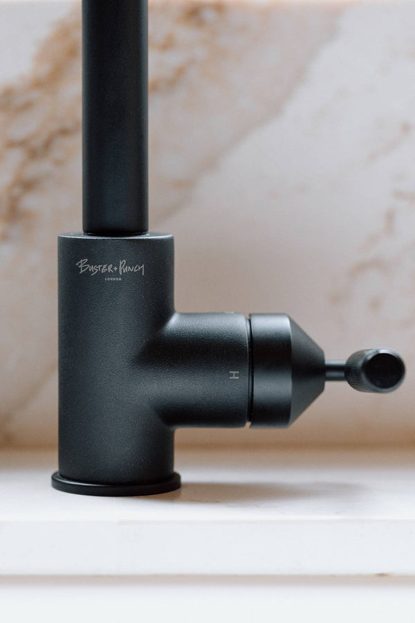 KITCHEN FAUCET / PULL-OUT WITH DUAL SPRAY / CROSS