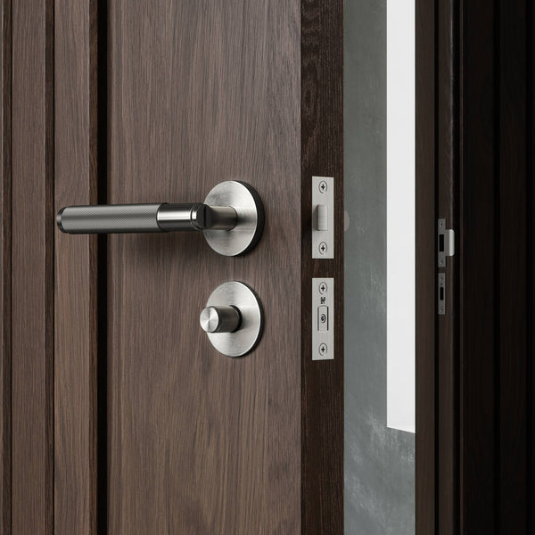 DOOR HANDLE / PASSAGE / CROSS