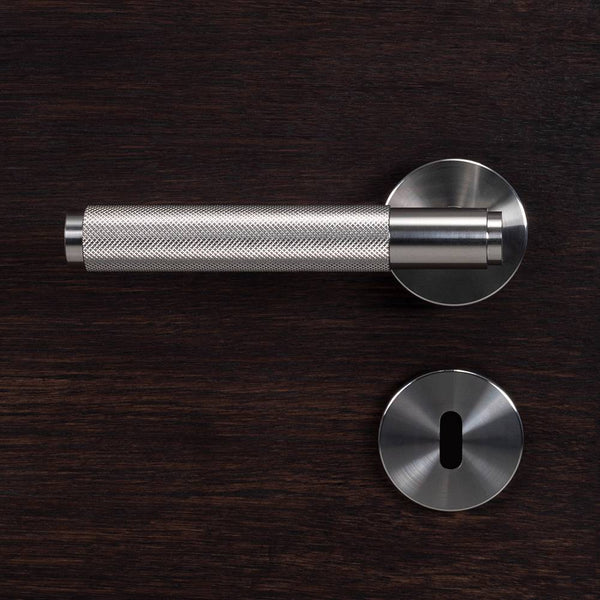 DOOR HANDLE / PASSAGE / CROSS