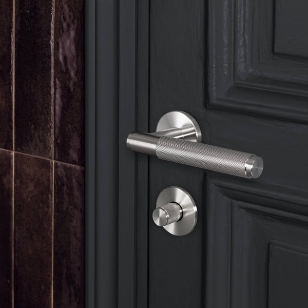 DOOR HANDLE / PASSAGE / CROSS