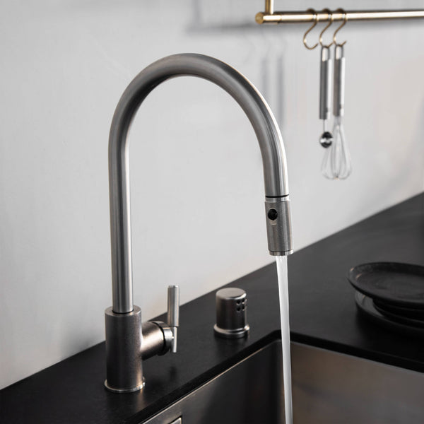 KITCHEN FAUCET / PULL-OUT WITH DUAL SPRAY / LINEAR