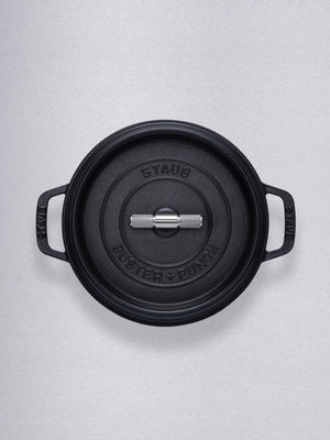 COCOTTE / 9.45 INCHES / CROSS / STAUB / BLACK