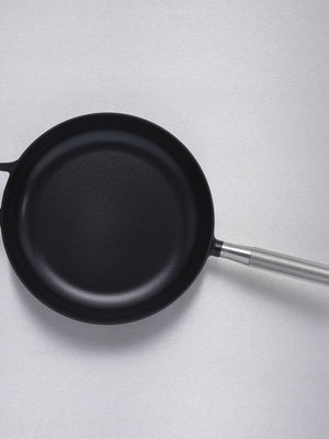 PAN / 11.02 INCHES / CROSS / STAUB / STEEL