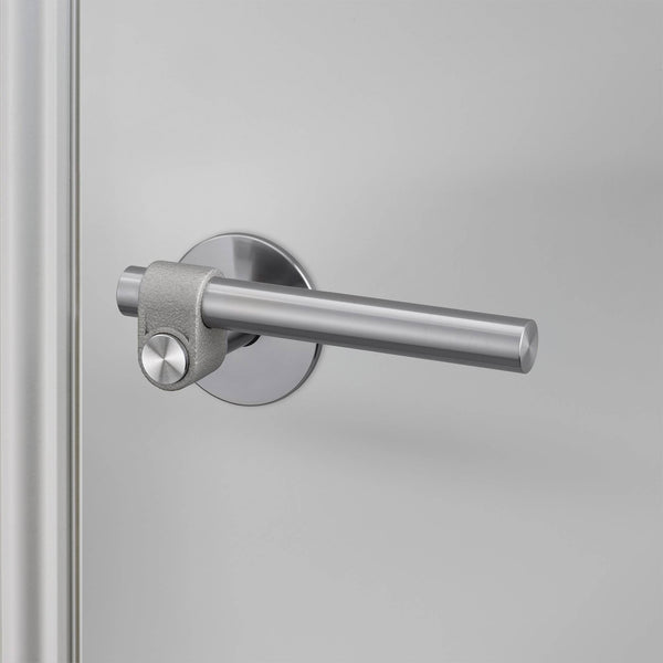 DOOR HANDLE SET / PRIVACY / CAST / LATCH INCLUDED