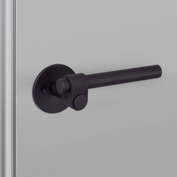 DOOR HANDLE SET / PRIVACY / CAST / LATCH INCLUDED