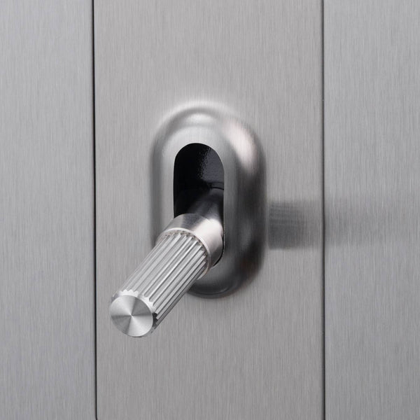 1G TOGGLE / LINEAR / WITH LOGO