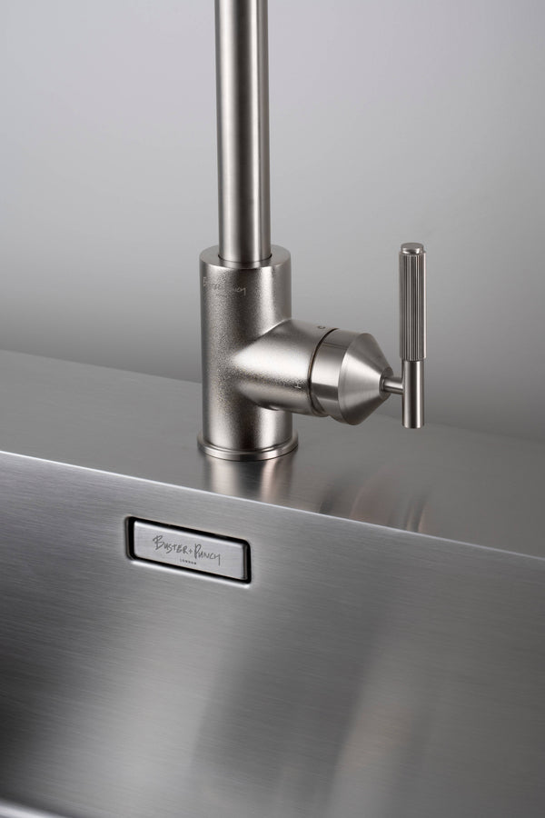 KITCHEN FAUCET / PULL-OUT WITH DUAL SPRAY / LINEAR