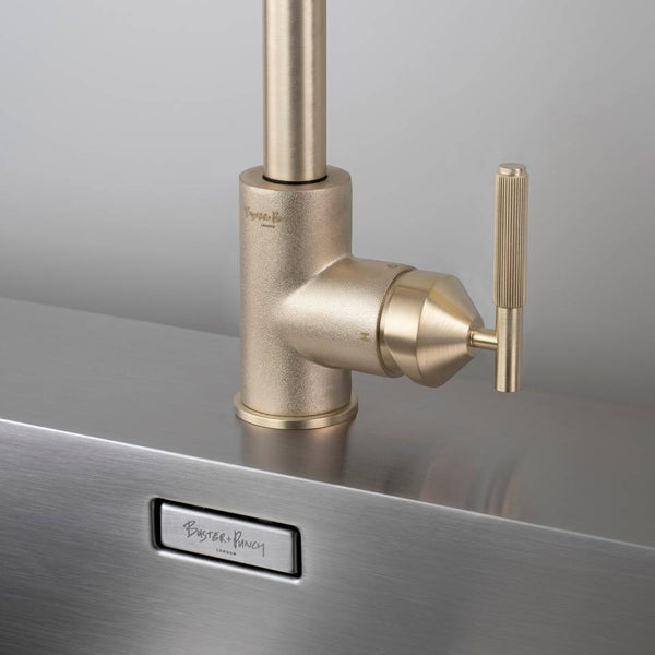 KITCHEN FAUCET / PULL-OUT WITH DUAL SPRAY / LINEAR