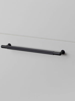PULL BAR / LINEAR / MEDIUM