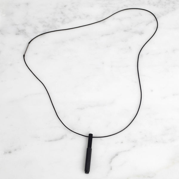 NECKLACE / VERTICAL