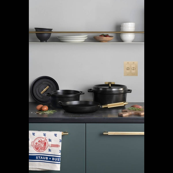 PAN / 11.02 INCHES / CROSS / STAUB
